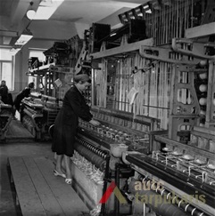 Textile factory „Kaspinas“. Photo by M. Ogajus, 1958, from Lithuanian central state archive, photodocuments department.  
