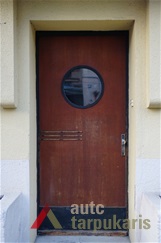 Lietuviu g. 24 durys, R. Kilinskaites nuotr., 2016 m.