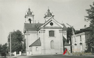 Šv. Kryžiaus (Karmelitų) bažnyčia. Sovietmetis. Iš: P. Juozapavičius. Kaunas ir jo apylinkės. Kaunas, 1980, p. 79