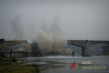 Panemunės tilto sprogdinimas 2012 11 15. R. Kilinskaitės nuotr.
