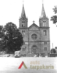 Plungės bažnyčios fasadas. KTU ASI archyvo nuotr., ASI, Sk-0573