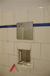 Autentiškos plytelės dušuose. 2013 m. P. T. Laurinaičio nuotr.