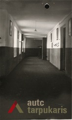 Senoji gimnazija. Pirmojo aukšto koridorius (po remonto) ties mokytojų kambariu. LCVA f. 391 ap. 2 b. 2173 