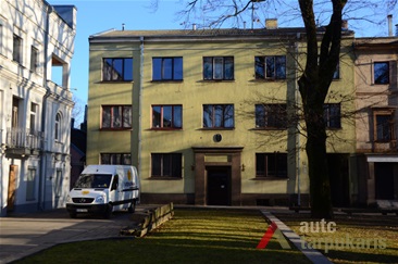 Pastatas Nepriklausomybės a. 7, kuriame veikė Malinauskienės skrybėlių dirbtuvė. 2014 m. P. T. Laurinaičio nuotr.