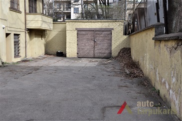 Yard. Photo by V. Petrulis, 2016.