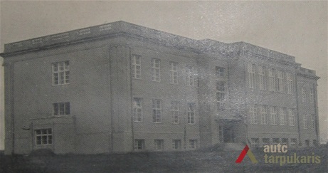 Biržų gimnazija po statybų. Iš leidinio „Biržų gimnazija“, Biržai, 1931
