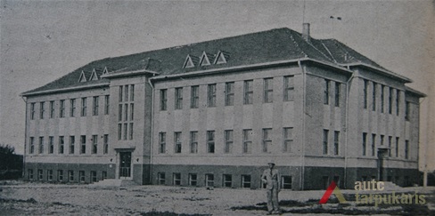 Kavarsko mokykla 1939 m. Iš leidinio „Savivaldybė“, 1939, nr. 7, viršelis