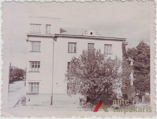 Namas pokariu, iš H. Čerkos asmeninio archyvo, 1954-1955 m. 