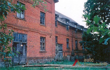 Užpakalinio fasado fragmentas 1999 m. D. Puodžiukienės nuotr.