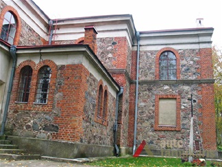 Bažnyčios eksterjero fragmentas. S. Slaminskienės nuotr., 2011 m.
