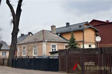 Galinis ir šoninis fasadai. P.T.Laurinaičio nuotr., 2012 m.